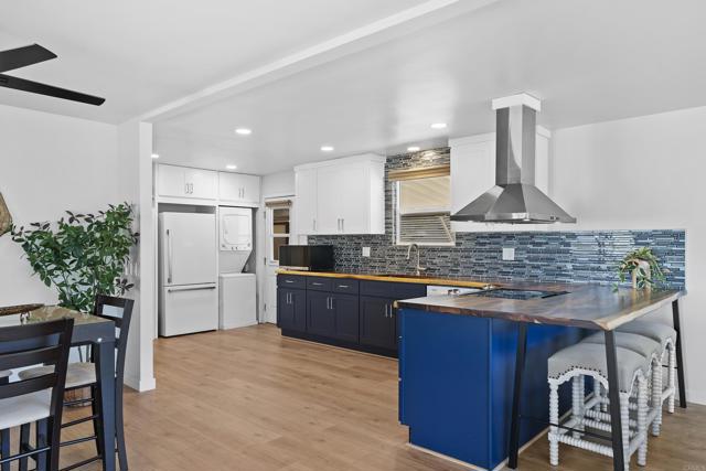 8975 Lawrence Welk Dr., Escondido CA: https://media.crmls.org/mediaz/2e6b3d40-5ab5-42e5-b3a3-3d6de19c4c9c.jpg