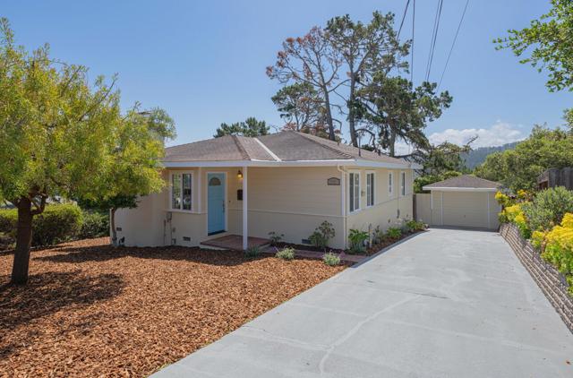 189 Via Gayuba, Monterey CA: https://media.crmls.org/mediaz/2e6b6fc7-f590-4d49-b6a5-d23247a615bd.jpg