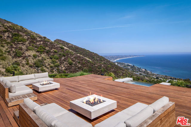 4310 Encinal Canyon Road, Malibu CA: https://media.crmls.org/mediaz/2e6c2031-31b1-4d4b-834f-b4551e41c419.jpg