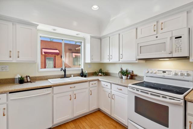 5038 Hastings Road, San Diego CA: https://media.crmls.org/mediaz/2e6c7171-7a13-45ea-b1b0-c7fa9e6e0373.jpg