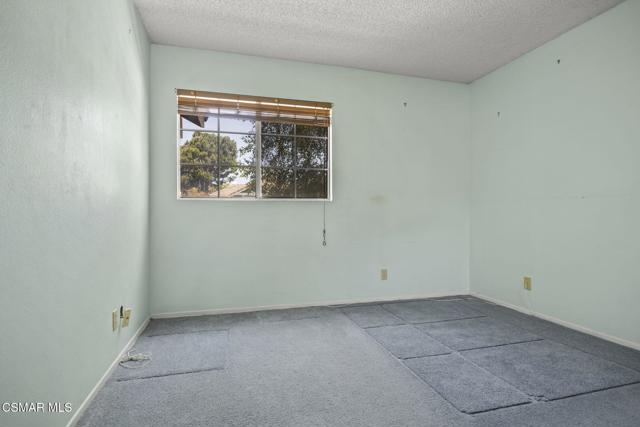 11928 Bubbling Brook Street, Moorpark CA: https://media.crmls.org/mediaz/2e6cdcc1-4c8b-4d42-b030-a41824a4f658.jpg
