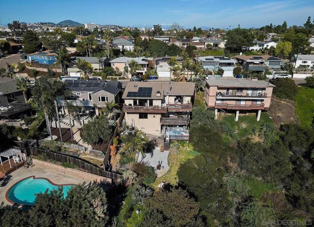 4810 Baylor Dr, San Diego CA: https://media.crmls.org/mediaz/2e6de660-e4b5-4464-8631-0a4ca3fb8bc9.jpg