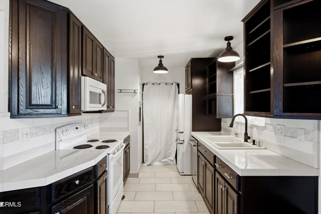 Detail Gallery Image 5 of 37 For 251 S Ventura Rd #210,  Port Hueneme,  CA 93041 - 1 Beds | 1 Baths