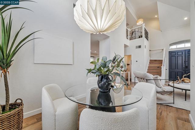 115 Sapphire Ct, San Ramon CA: https://media.crmls.org/mediaz/2e7047e4-aa7a-47d1-9f76-5d088fa7cca8.jpg