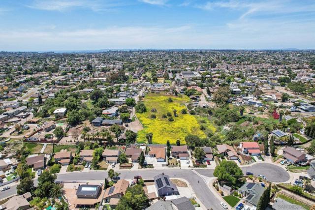 2044 Siegle Dr, Lemon Grove CA: https://media.crmls.org/mediaz/2e707b8d-22f2-4afd-9046-9bb78310df49.jpg