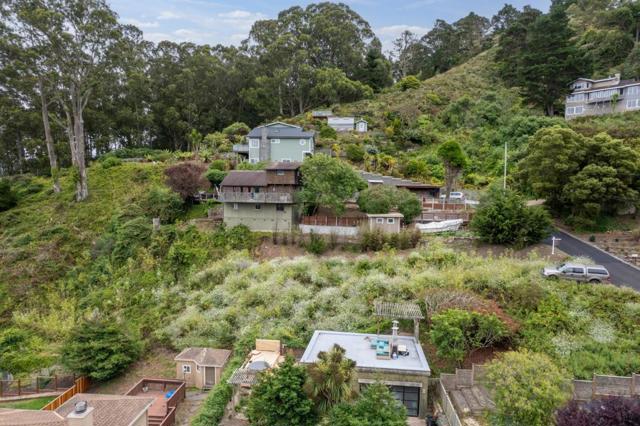 417 Athenian Way, Pacifica CA: https://media.crmls.org/mediaz/2e708fb3-1a5c-4712-8290-6e7a438e9f3a.jpg