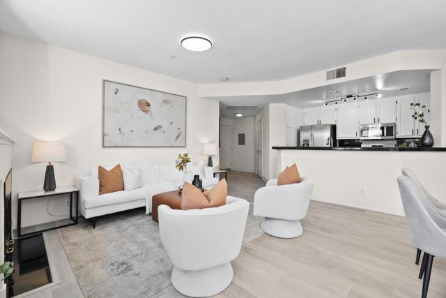 700 Baltic Circle, Redwood City CA: https://media.crmls.org/mediaz/2e7122dd-5b7d-4920-9f92-a54963cee1c5.jpg