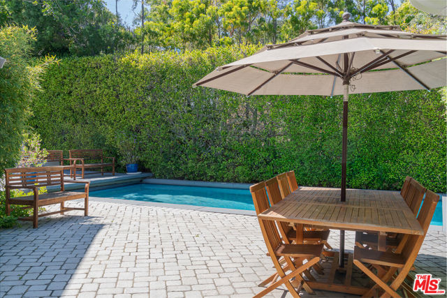 13477 Contour Drive, Sherman Oaks CA: https://media.crmls.org/mediaz/2e71b0e7-f0af-4eeb-bd6c-fafc23321dd5.jpg