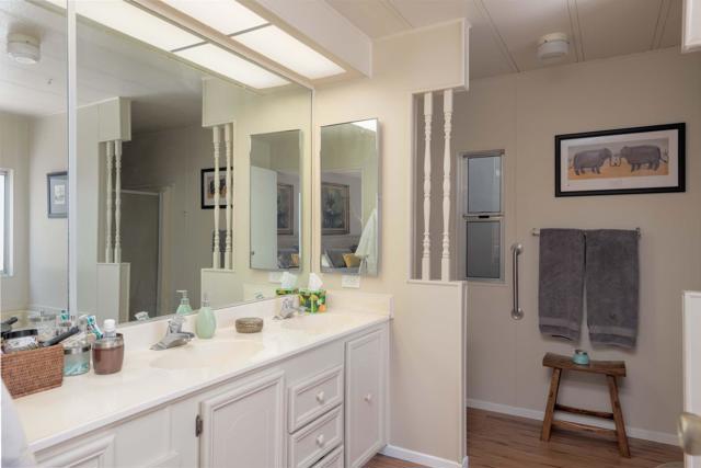 181 Zacharia Drive, Cathedral City CA: https://media.crmls.org/mediaz/2e72035a-1a15-44bb-a28e-1f024aef4a1b.jpg