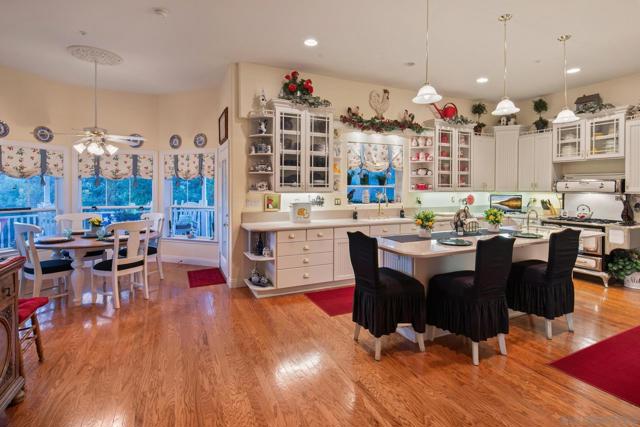 24665 Rancho Santa Teresa Dr, Ramona CA: https://media.crmls.org/mediaz/2e723cbd-33c2-485b-969a-649ae864054f.jpg
