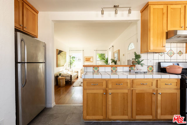 2722 Marine Avenue, Gardena CA: https://media.crmls.org/mediaz/2e724143-04e4-459b-ab3c-f466acd7e917.jpg