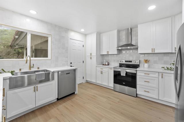 26230 N Lake Wohlford Road, Valley Center CA: https://media.crmls.org/mediaz/2e72a335-e483-45f7-ac7f-6dc53bf9803c.jpg