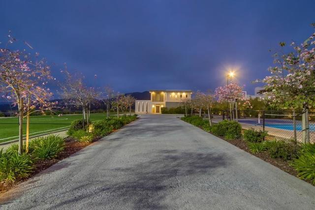 2885 Gate Three Place, Chula Vista CA: https://media.crmls.org/mediaz/2e72bd68-837e-40c9-993a-a3d2fb8c09cd.jpg
