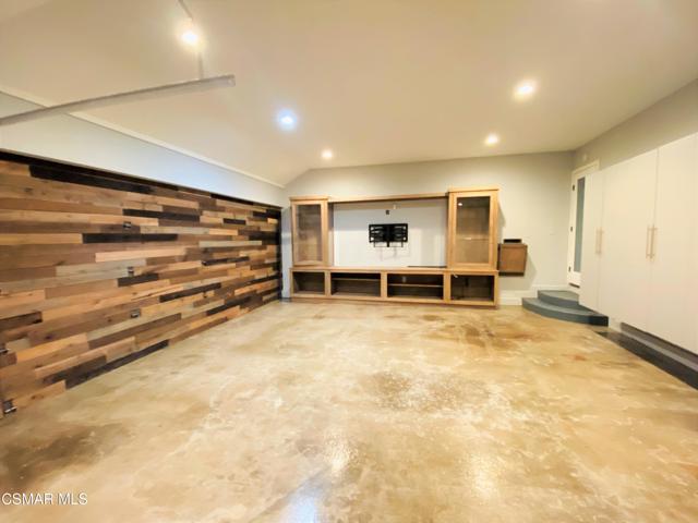 1 garage room