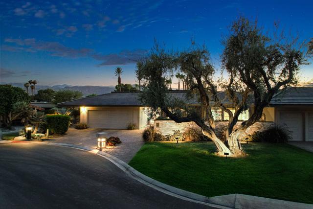 9 Furman Court, Rancho Mirage CA: https://media.crmls.org/mediaz/2e734851-12d7-434e-97d8-55133a05737a.jpg