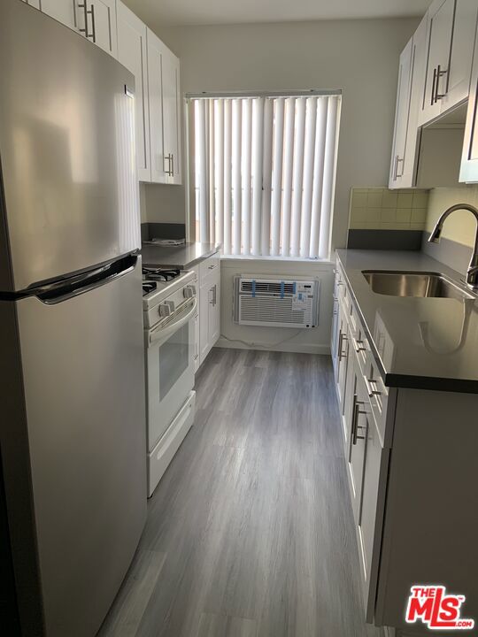 540 Serrano Avenue 105, Los Angeles, CA 90020