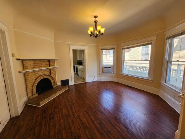 59 S 11th Street, San Jose CA: https://media.crmls.org/mediaz/2e73d5e2-88bb-4b11-8f8a-97ce06799db3.jpg