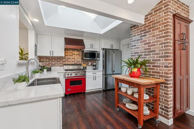 843 Luz Ct, Danville CA: https://media.crmls.org/mediaz/2e74040c-7592-49ed-aef0-8773b382db3f.jpg