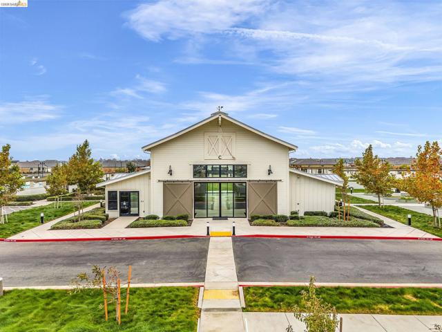 2087 Stars Dr, Rio Vista CA: https://media.crmls.org/mediaz/2e74acfe-4b2e-4e95-80eb-7981bffb246b.jpg