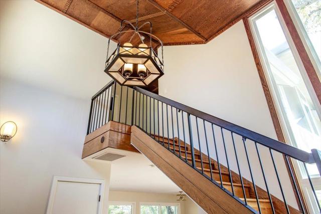 13434 Old Oak Way, Saratoga CA: https://media.crmls.org/mediaz/2e75c290-d23a-496a-b521-79694bdfada4.jpg