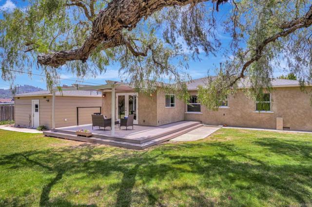 593 Live Oak Drive, El Cajon CA: https://media.crmls.org/mediaz/2e766920-cd4f-4a22-a09a-8febdd378737.jpg