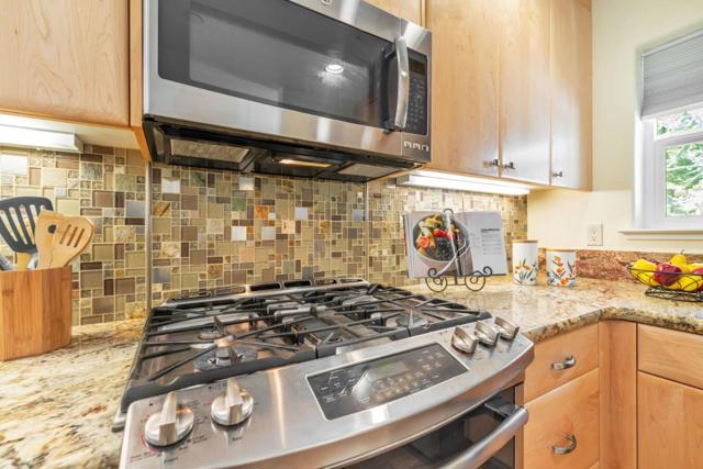 115 Fairway Village Court, Murphys CA: https://media.crmls.org/mediaz/2e76b191-f7ba-4377-bc77-8e3c9d04d0a9.jpg