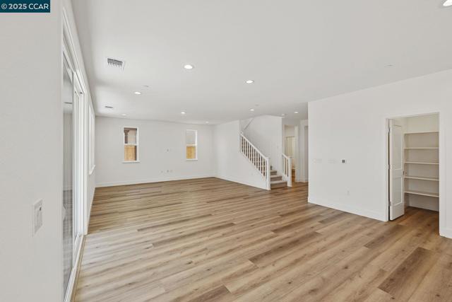 8121 Vessel Way, Sacramento CA: https://media.crmls.org/mediaz/2e7790bb-b283-4c46-b0ae-2bc62a485f66.jpg