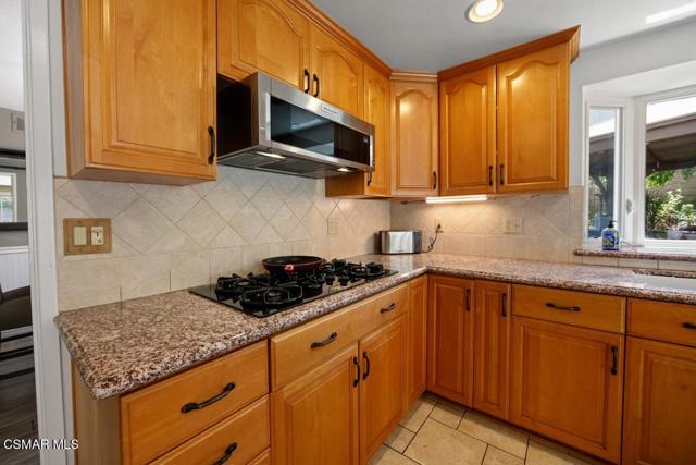 3085 Klamath Avenue, Simi Valley CA: https://media.crmls.org/mediaz/2e77baf8-7e4a-4640-a2b8-55af2f6fffe2.jpg