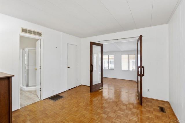 8975 Lawrence Welk Dr, Escondido CA: https://media.crmls.org/mediaz/2e77c4a5-2b5e-4f00-a4cc-df517be6a10f.jpg