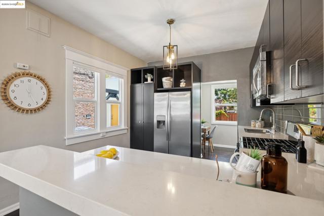 1092 Dwight Way, Berkeley CA: https://media.crmls.org/mediaz/2e78b3e0-fb5c-4b1e-9eca-80347dc443d6.jpg