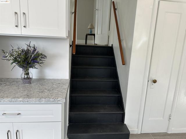 1937 87th Avenue, Oakland CA: https://media.crmls.org/mediaz/2e7902ef-d7d3-4105-b8af-6b65d9b69b7e.jpg