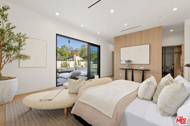 Image 20 of 43 For 5200 Oakdale Avenue