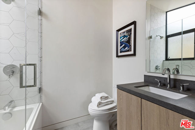 1620 Electric Avenue, Venice CA: https://media.crmls.org/mediaz/2e79ed5c-1f76-4201-ada1-058e29d6862f.jpg