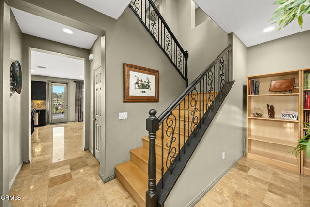 653 Milford Street, Los Angeles CA: https://media.crmls.org/mediaz/2e7a7649-7d45-45a5-aa1e-bc0adff43330.jpg