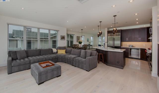 996 Harbor Haven Dr, Bodega Bay CA: https://media.crmls.org/mediaz/2e7b1597-5562-4893-b9f2-807202127e1f.jpg