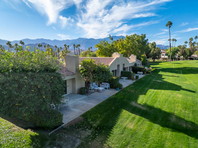 35 Mission Court Court, Rancho Mirage CA: https://media.crmls.org/mediaz/2e7ba6b2-1dc5-472c-a44d-6e96da2d6df8.jpg