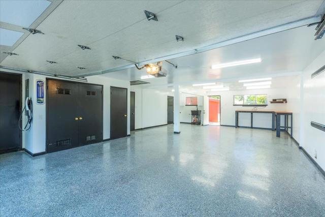 190 W San Martin Avenue, San Martin CA: https://media.crmls.org/mediaz/2e7bc87b-c8e6-4908-95f9-1633ead6f224.jpg