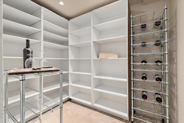 302 Los Gatos Boulevard, Los Gatos CA: https://media.crmls.org/mediaz/2e7c8328-8949-4996-a86d-0ee887124e60.jpg