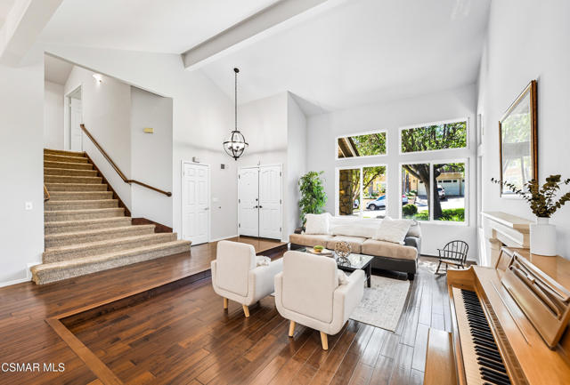 3128 Casino Drive, Thousand Oaks CA: https://media.crmls.org/mediaz/2e7d288a-a3b1-48f3-98d1-34e8f999f759.jpg