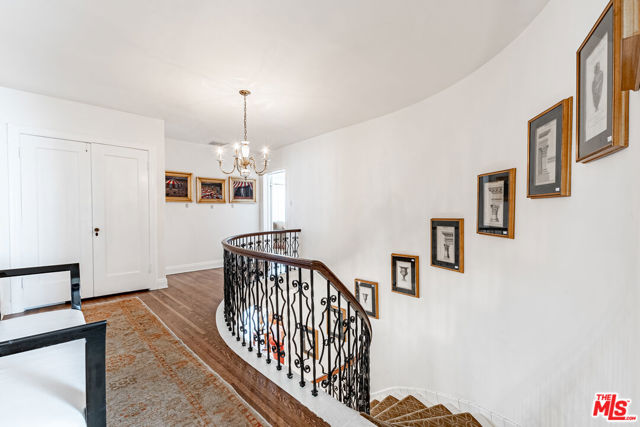165 N Las Palmas Avenue, Los Angeles CA: https://media.crmls.org/mediaz/2e7d494b-5e59-4837-b1b0-4d1c79a847b4.jpg