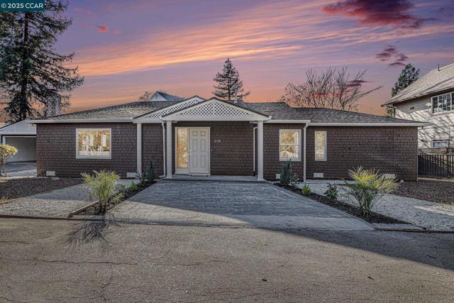 2139 WHYTE PARK AVE, Walnut Creek CA: https://media.crmls.org/mediaz/2e7d8638-675d-4373-9a3f-c741dd3feb34.jpg