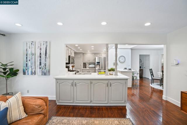 1630 Frankfurt Way, Livermore CA: https://media.crmls.org/mediaz/2e7dae48-9fd1-47be-b386-def885d355c8.jpg