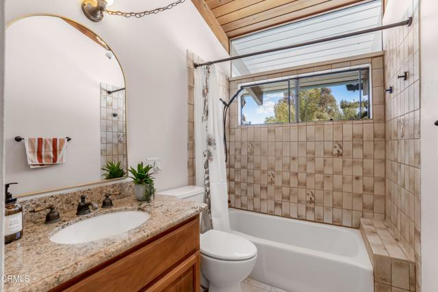 4290 Aspen Lane, Somis CA: https://media.crmls.org/mediaz/2e7e0197-9a95-4f63-987a-7378050b22fd.jpg
