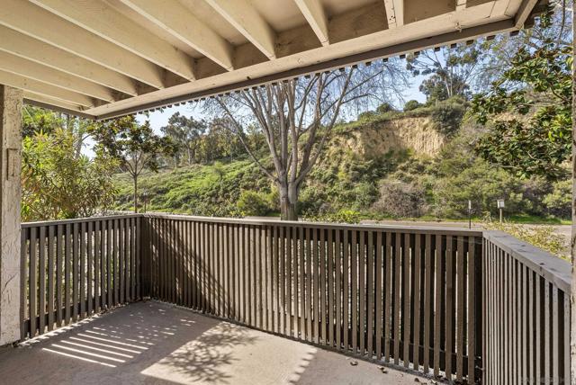 Image 17 of 40 For 8503 Villa La Jolla Dr E