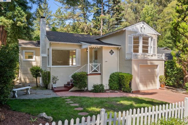 1658 Gouldin Rd, Oakland CA: https://media.crmls.org/mediaz/2e7ee591-2e7d-4cc2-b4c7-31b2dacd5fed.jpg