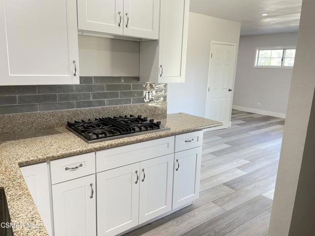 952 Pickwick Court, Thousand Oaks CA: https://media.crmls.org/mediaz/2e7f3eaf-8060-4232-93b3-c3db746b8b7e.jpg