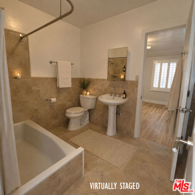418 South ROXBURY Drive photo 25
