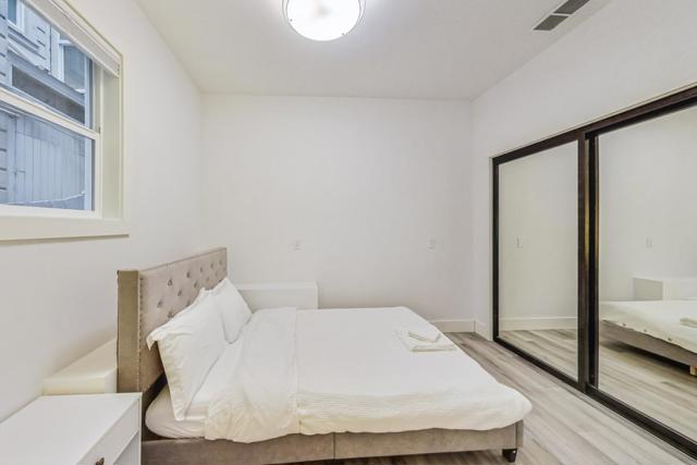 811 Oak Street, San Francisco CA: https://media.crmls.org/mediaz/2e7f76b7-2c5c-4d38-a72b-e97a0c2d1984.jpg