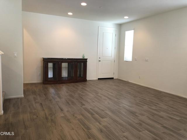 197 Elmwood Street, Fillmore CA: https://media.crmls.org/mediaz/2e7fa077-29b6-48f9-a27b-7de30edceaf7.jpg