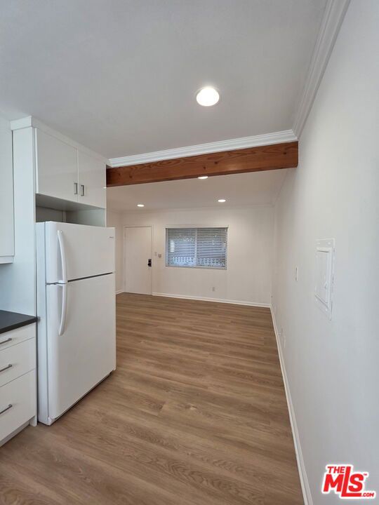 626 Broadway Street, Venice CA: https://media.crmls.org/mediaz/2e80f45f-857b-492e-b38d-337d25787ca7.jpg